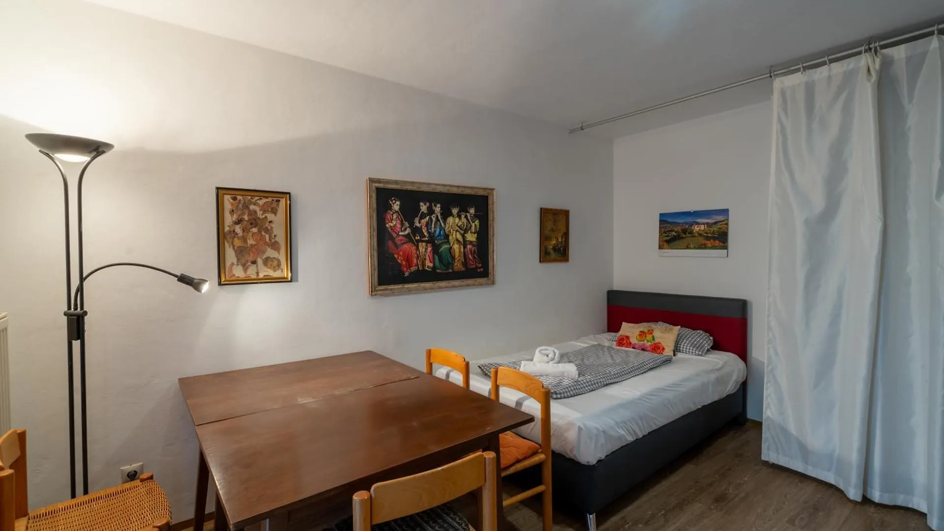 Familienappartement Mit Balkon ザルツブルク オーストリア